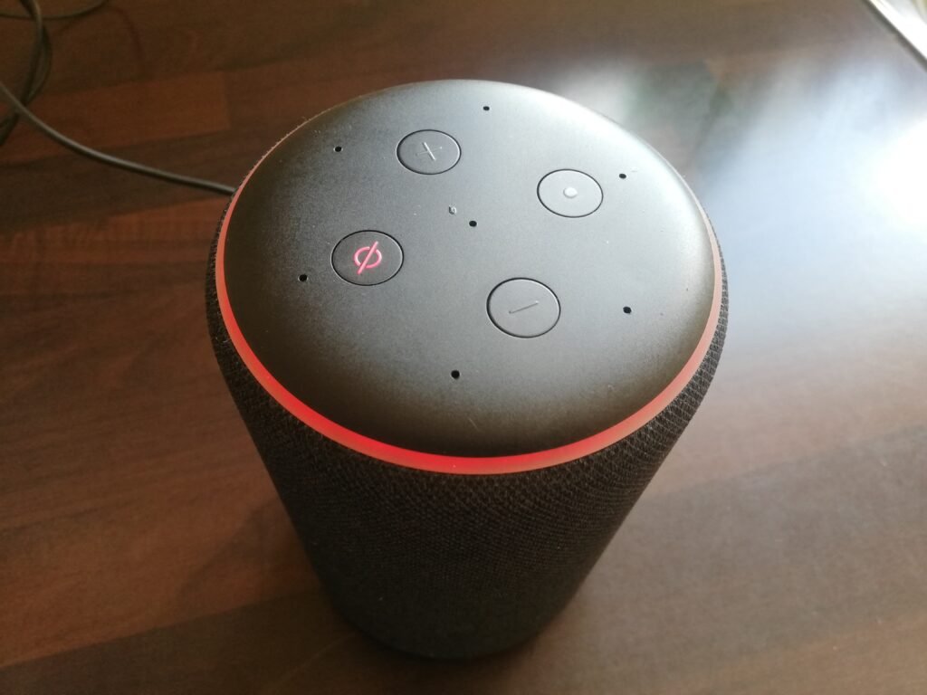 The Best Smart Home Hubs for Canadians: Which Should You Buy? (2026) The Best Smart Home Hubs for Canadians: Which Should You Buy? (2026)