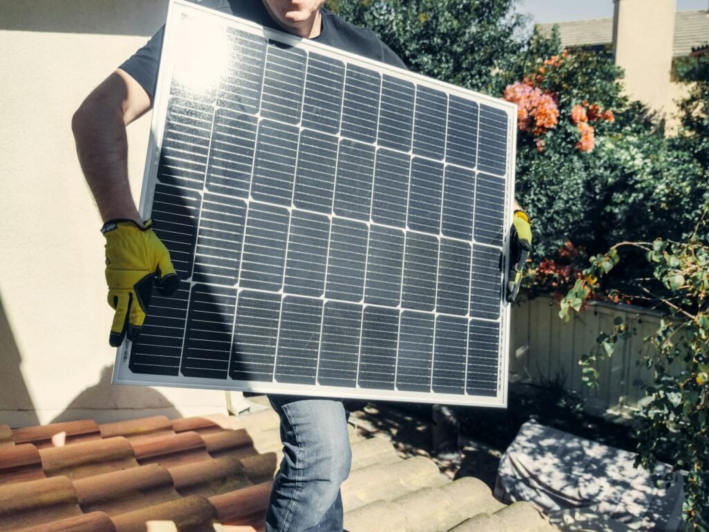 Best Balcony Solar Systems in Canada (2026): Top Picks on Amazon.ca